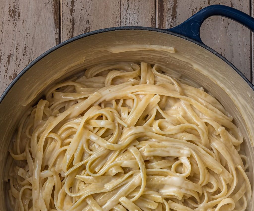 FETTUCCINE ALFREDO
